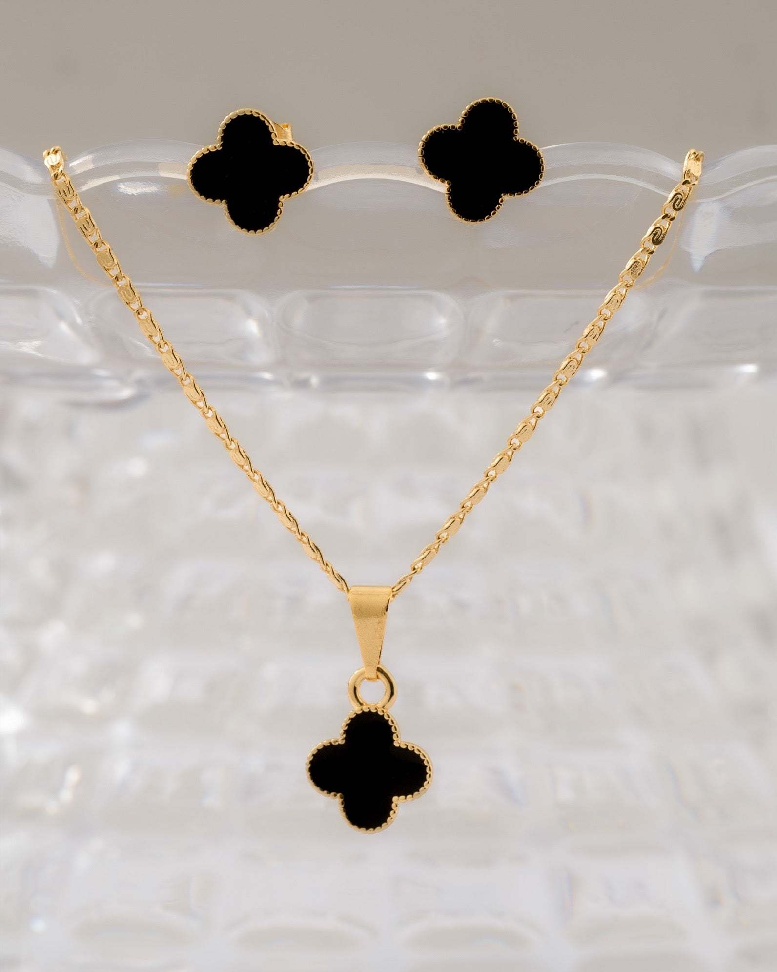 Conjunto Clover Negro o Blanco