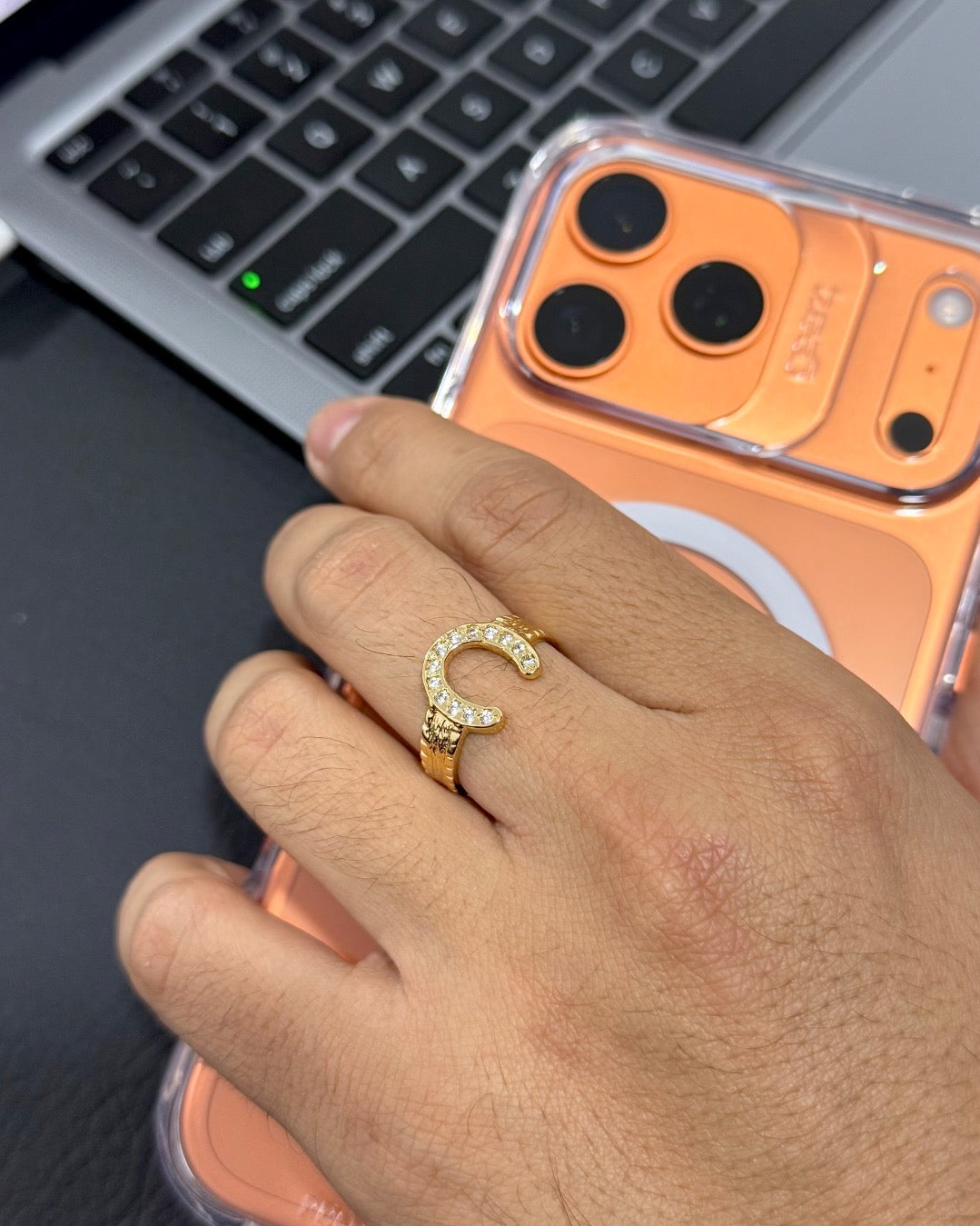 Anillo herradura Circonias