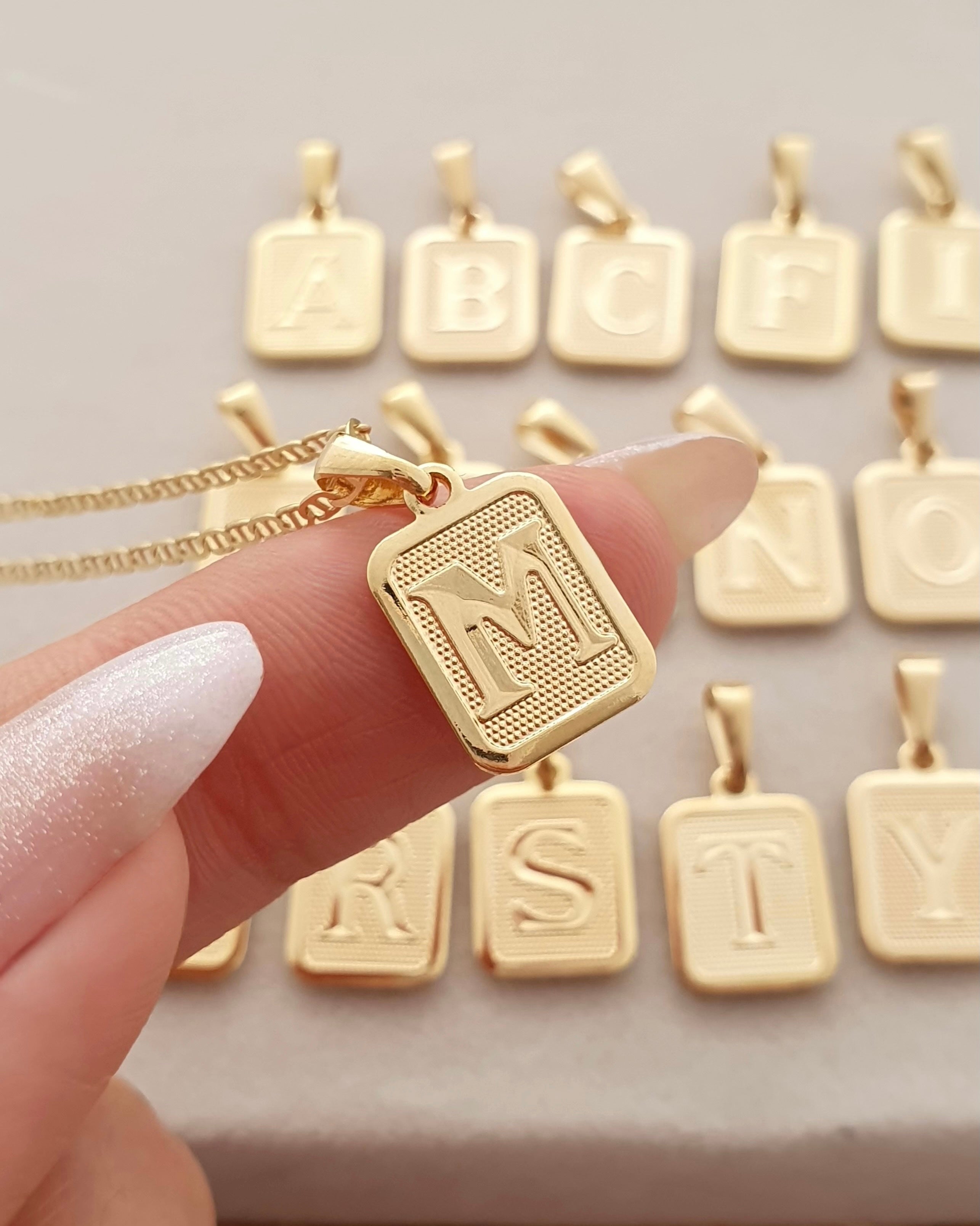 Set cadena más placa letra