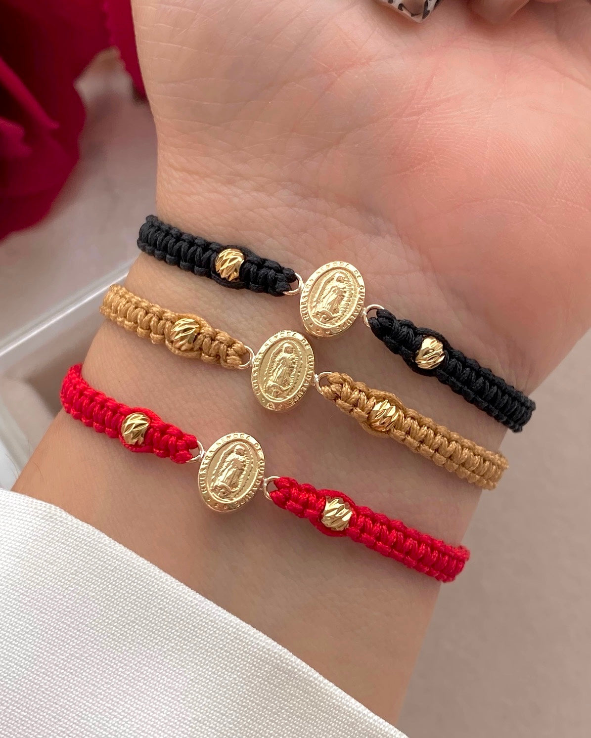 Pulsera Guadalupe Tipo oro 4mm