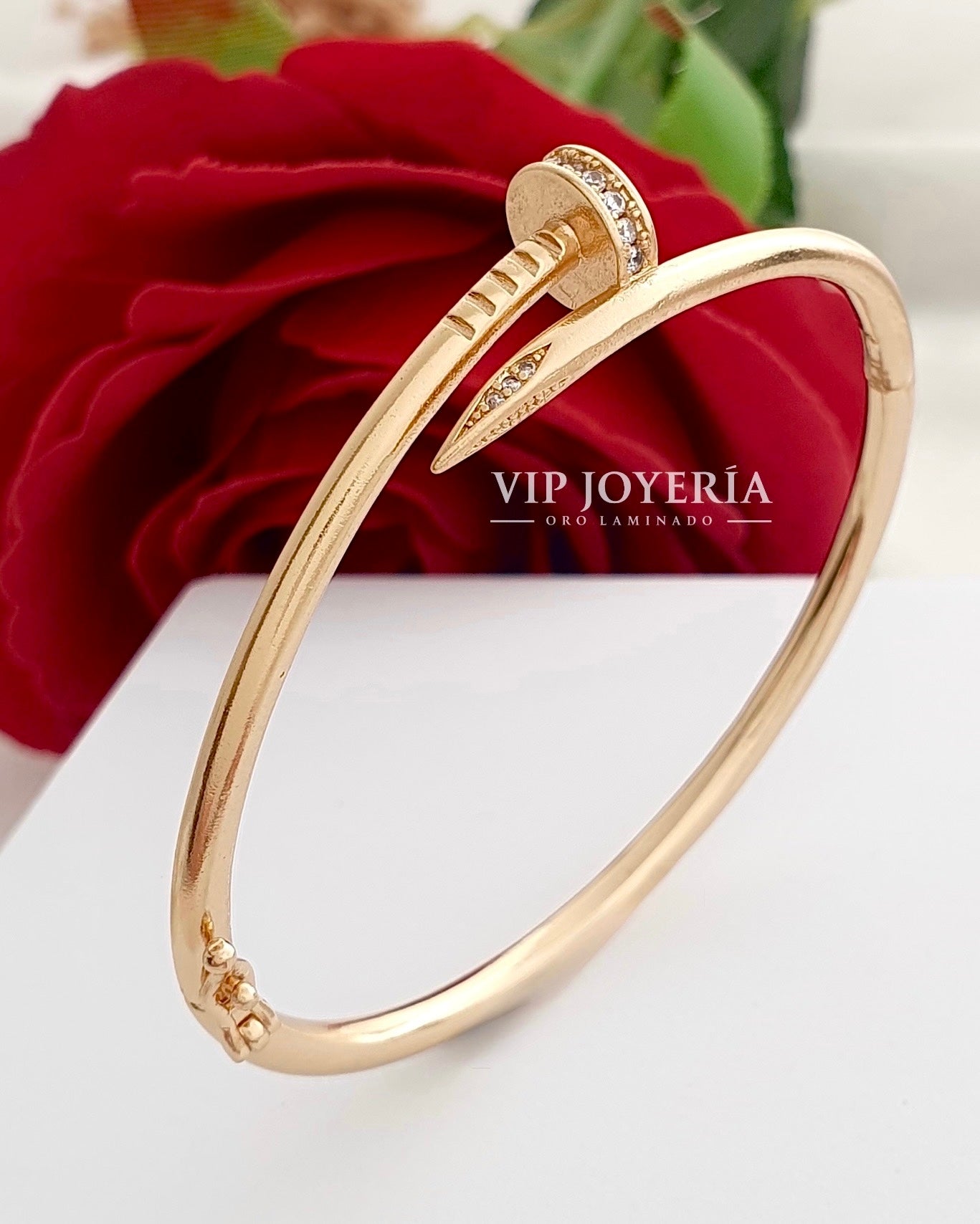 Aro Clavo Car Circon