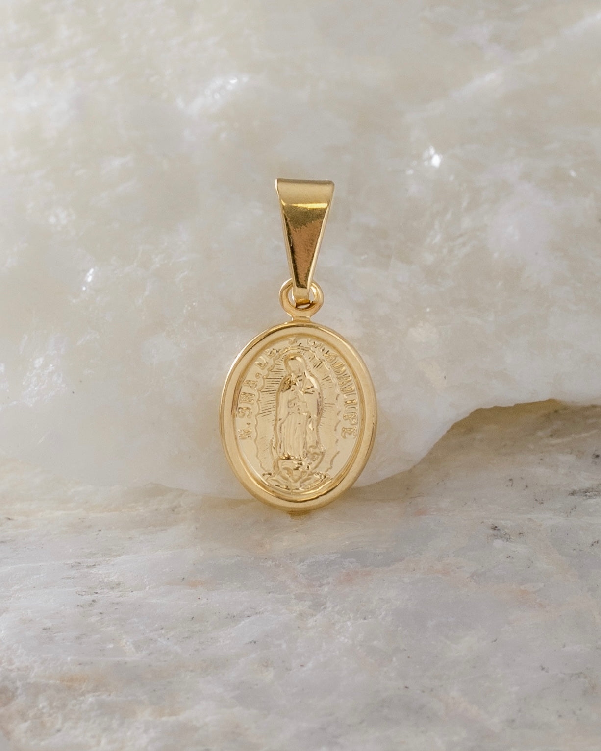 Dije Guadalupe Pequeña