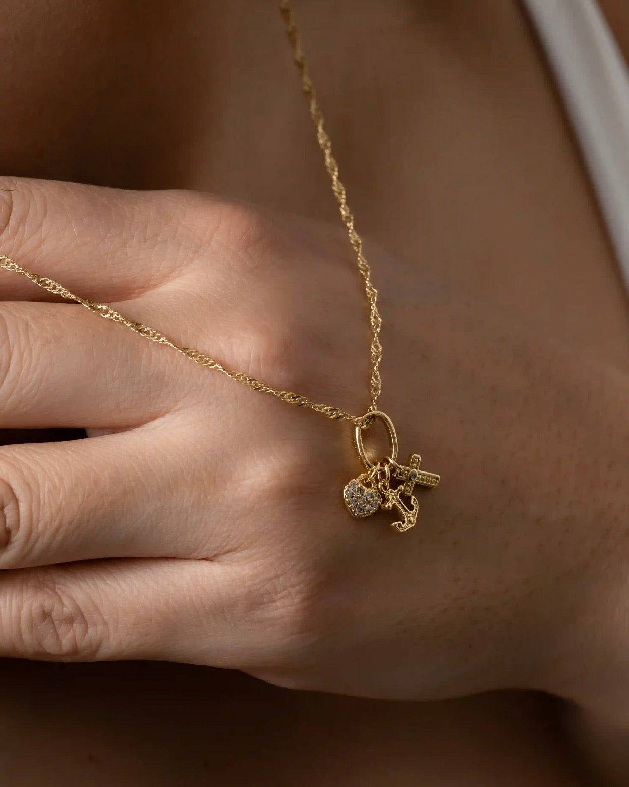 Dije 3 Gracias Circonias