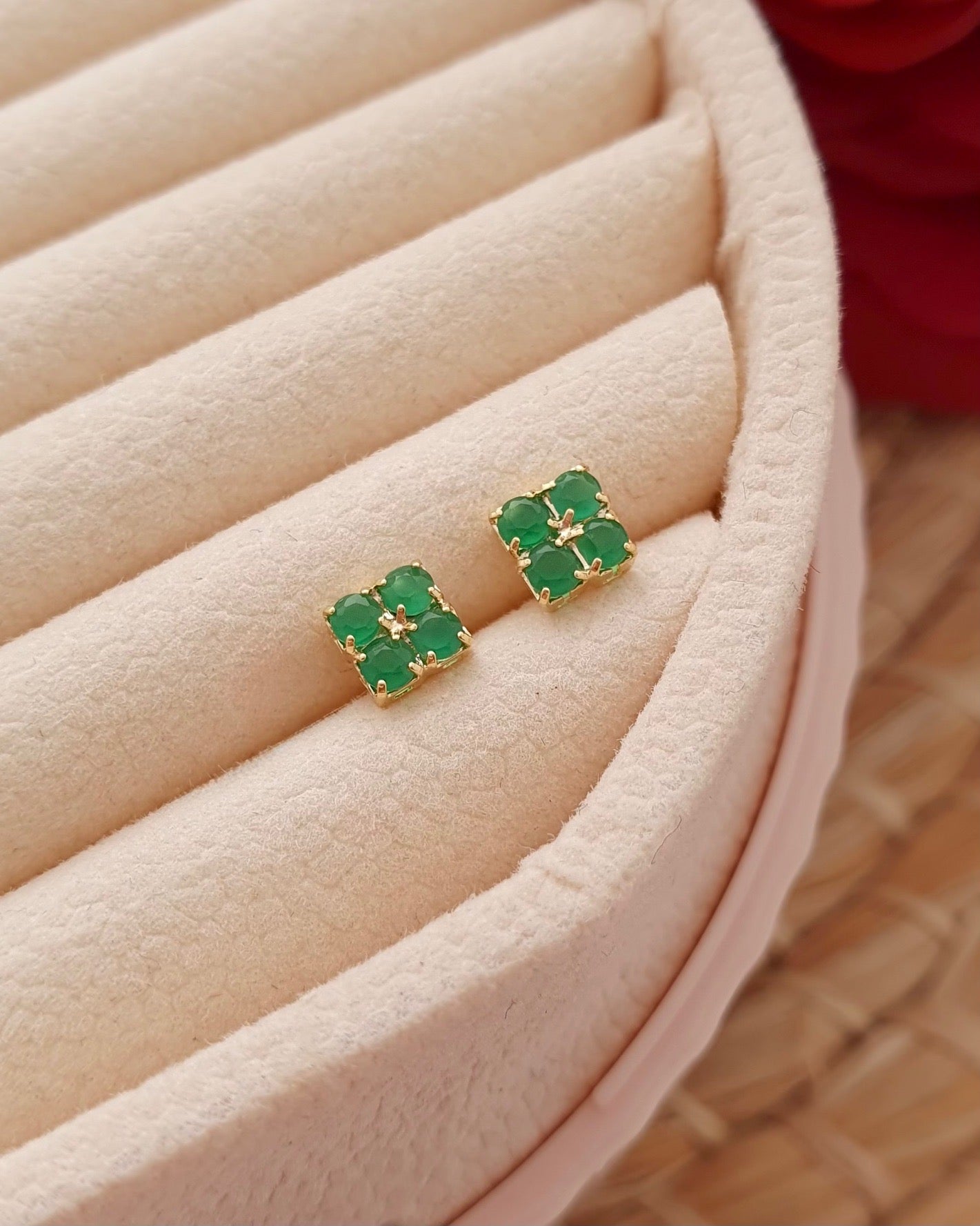 Topo Cuadrado 4 Piedras Verde